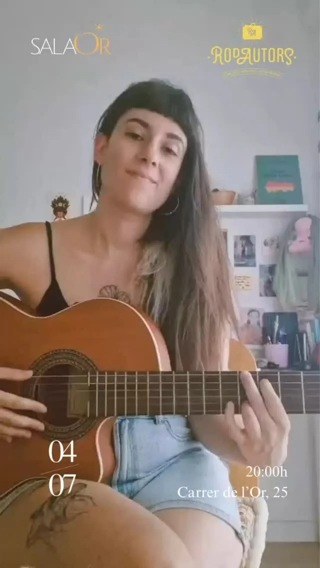 Us convidem aquest divendres a les 20h a escoltar a l’@albaluz.arte en concert a la @salaorbcn en una nit per celebrar la música en viu i d’autor al cor del barri de Gràcia.
La música de l’Alba Luz, plena de força i poesia ens farà viatjar per racons subtils i, de ben segur, ens emocionarà amb la seva veu acompanyada de guitarra i percussió.
Com sempre, al acabar la nit obrirem l’espai de “sobretaula musical” per a tots aquells músics que vulguin compartir el seu art. Vine, gaudeix del concert i participa!
Quan? Aquest divendres a les 20h
On? A la Sala Or (C/Or, 25. Gràcia, bcn)
Cal entrada? Sí, la podeu comprar a l’enllaç de la bio!
Us hi esperem! 💛🎶